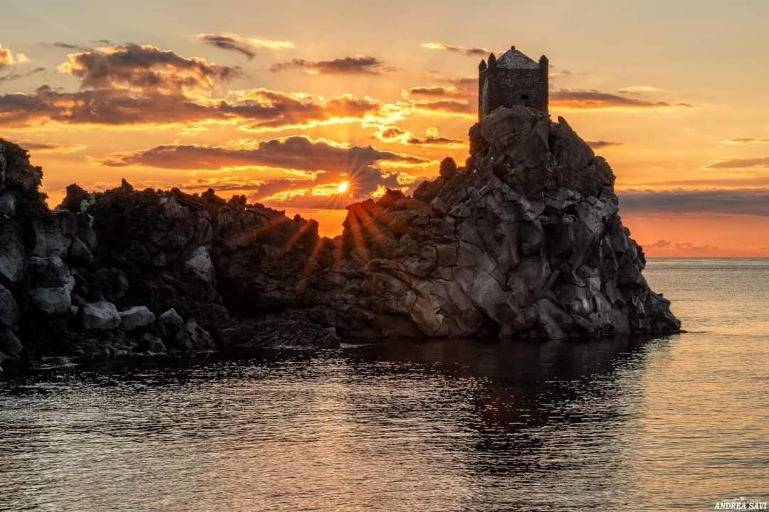 مبيت وإفطار أتشيريالي Made In Sicily Santa Tecla المظهر الخارجي الصورة