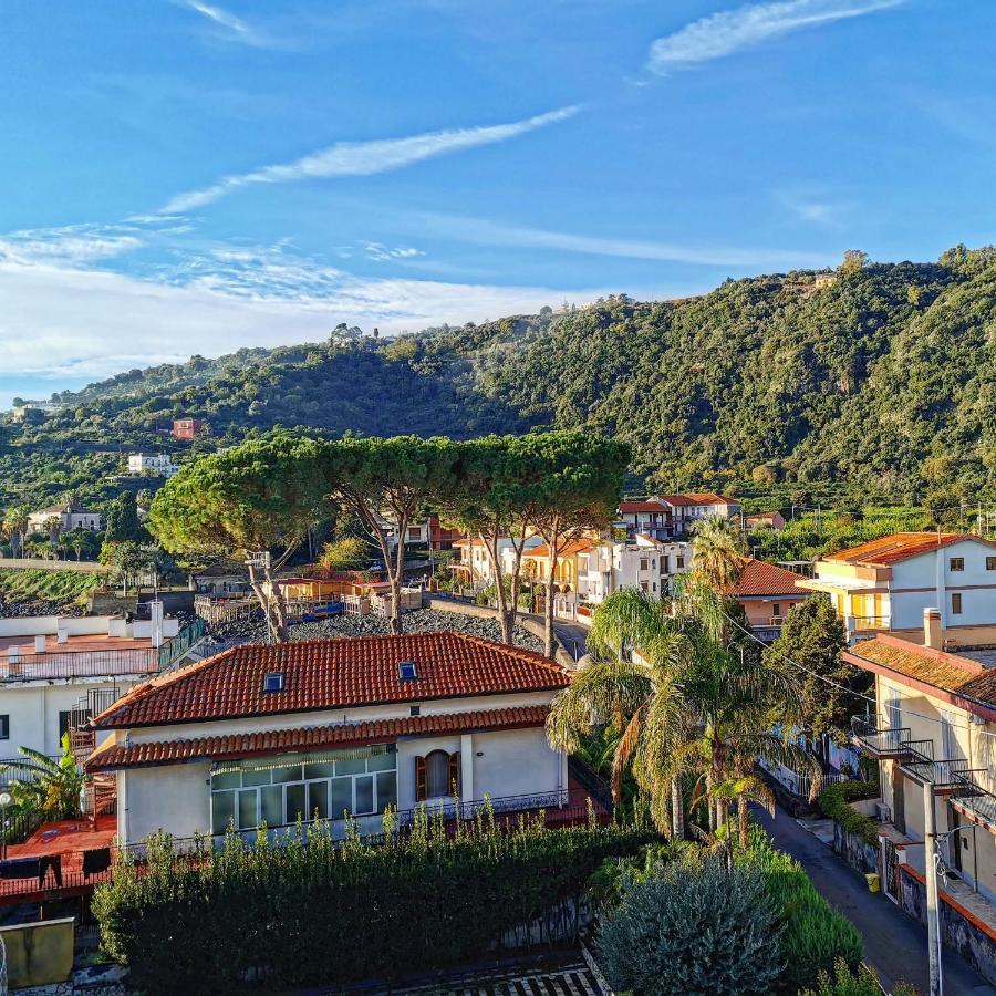 مبيت وإفطار أتشيريالي Made In Sicily Santa Tecla المظهر الخارجي الصورة