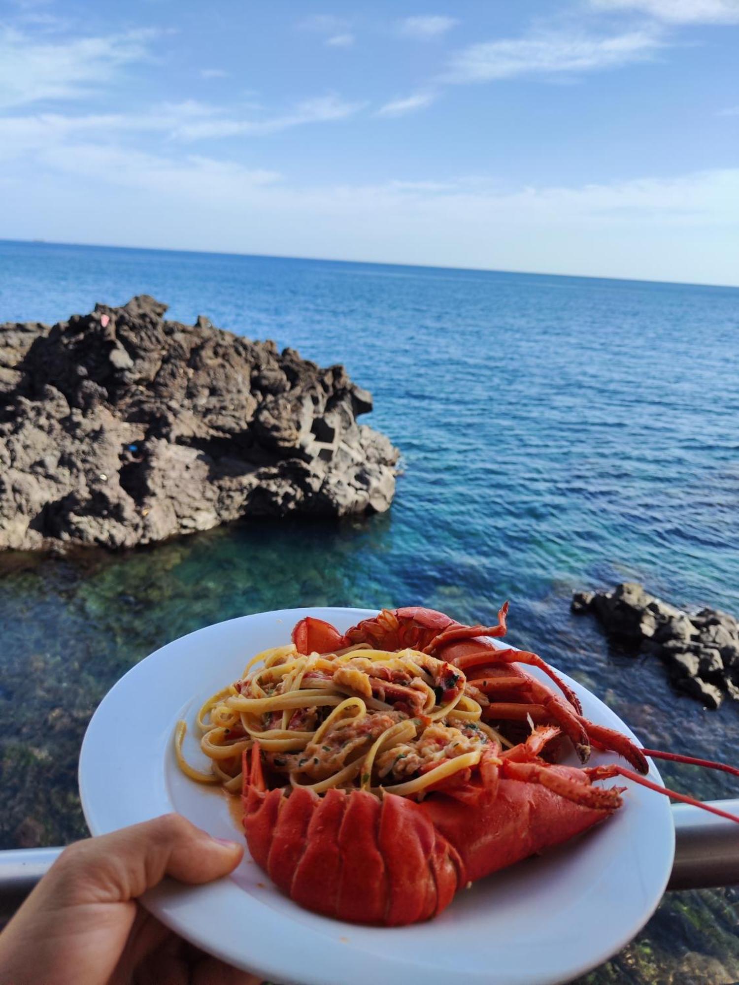 مبيت وإفطار أتشيريالي Made In Sicily Santa Tecla المظهر الخارجي الصورة